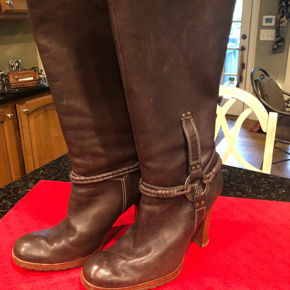 GUESS DARK BROWN DETROIT LEATHER BOOTS 8 MED.